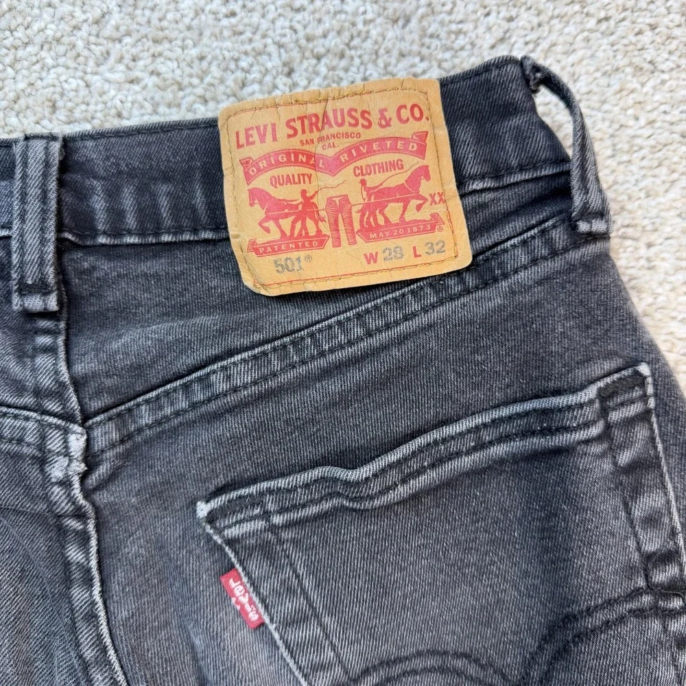 Levis 501 Jeans Mens 29x32 Charcoal Wash Gray Denim Regular Straight Stretch